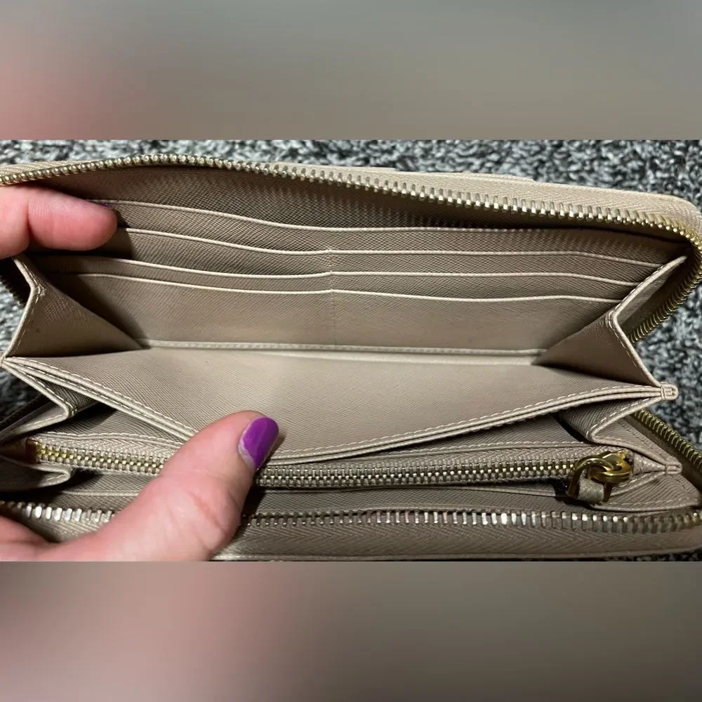 Prada Fiocco wallet